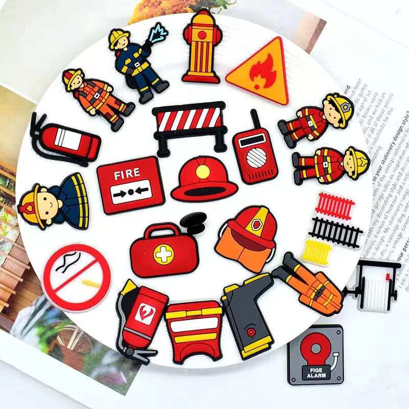 Happye&TiTi Schnallenanhänger Feuerwehrmann-Hydrantenschuh, PVC, Kinder - Bild 2