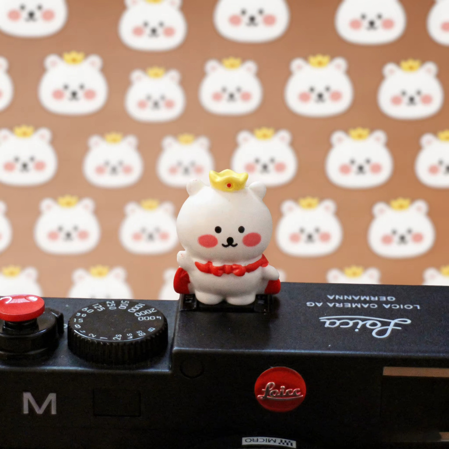 Niedliche Kawaii Bären Blitzschuhabdeckung in Weiß als Mini-Figur Dekoration für Leica, Fuji, Sony und Canon Kameras - Bild 2