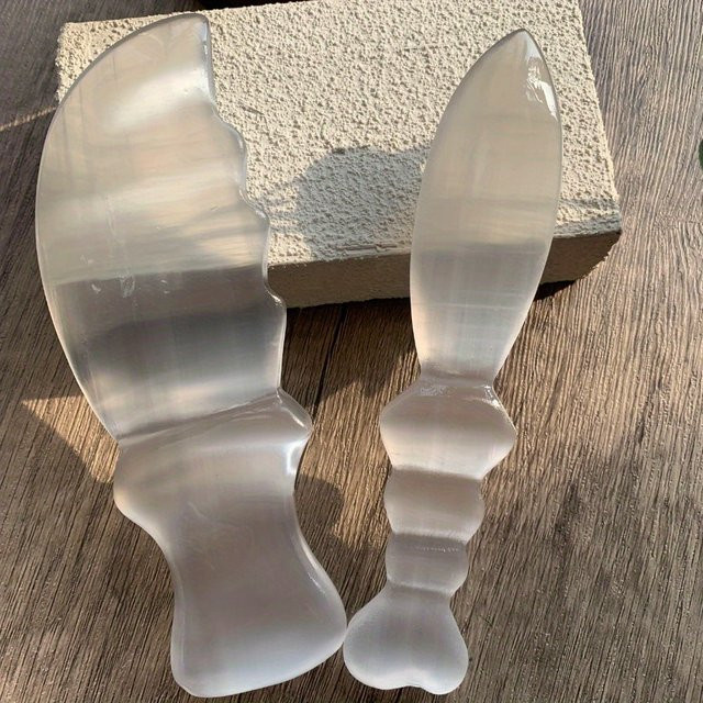 CrystalHola Selenit-Messer aus weißem Naturstein als dekorative Schnitzerei für deine Heimdekoration - Bild 1