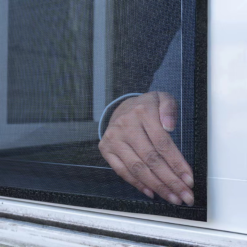 MOJY Moskitonetz für Fenster in Schwarz, nach innen öffnendes Insektenschutzgitter aus Fiberglas-Tüll gegen Mücken und Fliegen - Bild 4