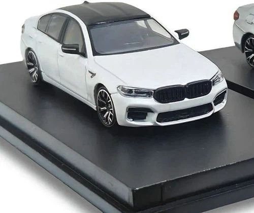 Linyi toy car M5 F90 Modern Performance Viertürer Limousine, Sammlermodell, 1:64, grau, ab 14 Jahren - Bild 1