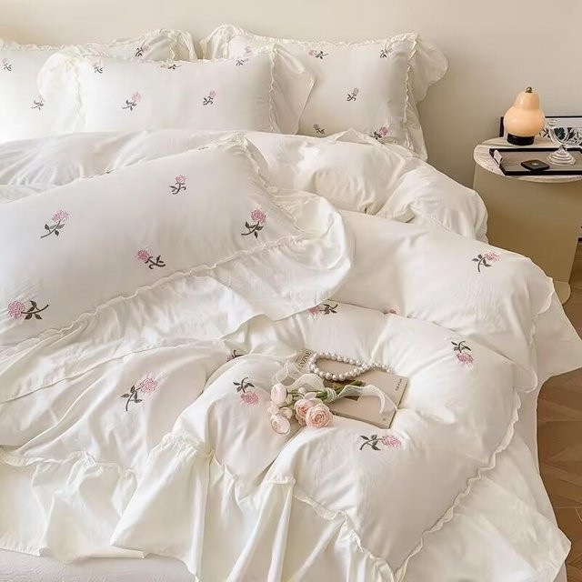 4-teiliges Bettwäsche-Set von Bin Chi Textiles im romantischen Hepburn-Stil mit floralem Design und Schleifen, Farbe Weiß, B/H: 150 x 200 cm - Bild 1