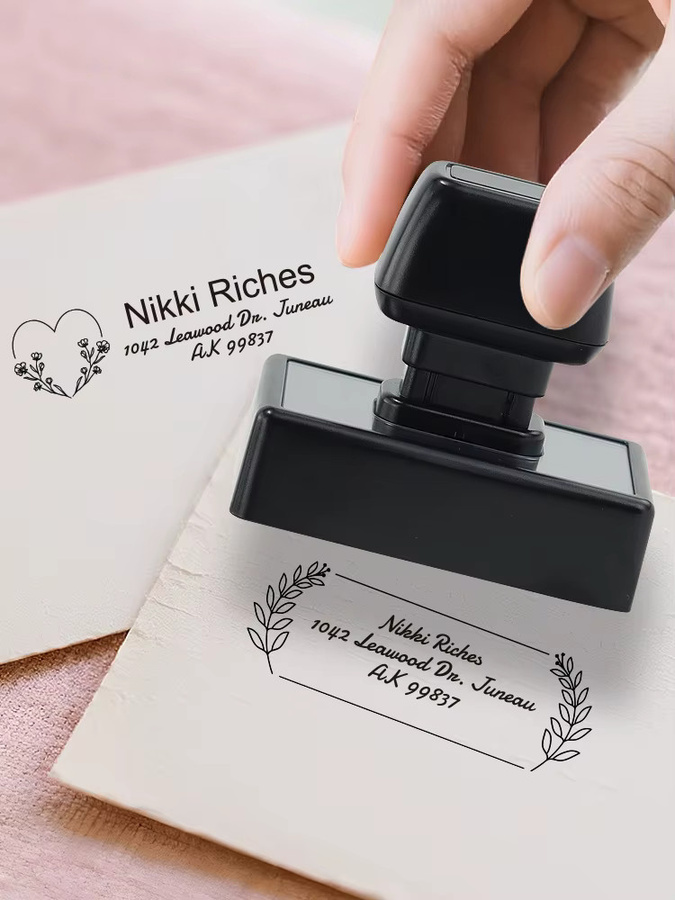 Personalisierter selbstfärbender Adressstempel in Schwarz für Briefe, Grußkarten und Geschenkverpackungen - Bild 6