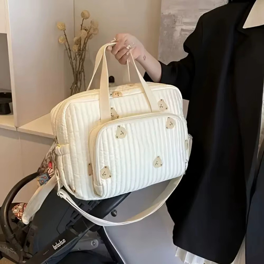 DDAXMM Messenger Crossbody-Wickeltasche aus Textil mit Bären- und Tulpen-Stickerei in Beige und Weiß inklusive Kinderwagenclip - Bild 2