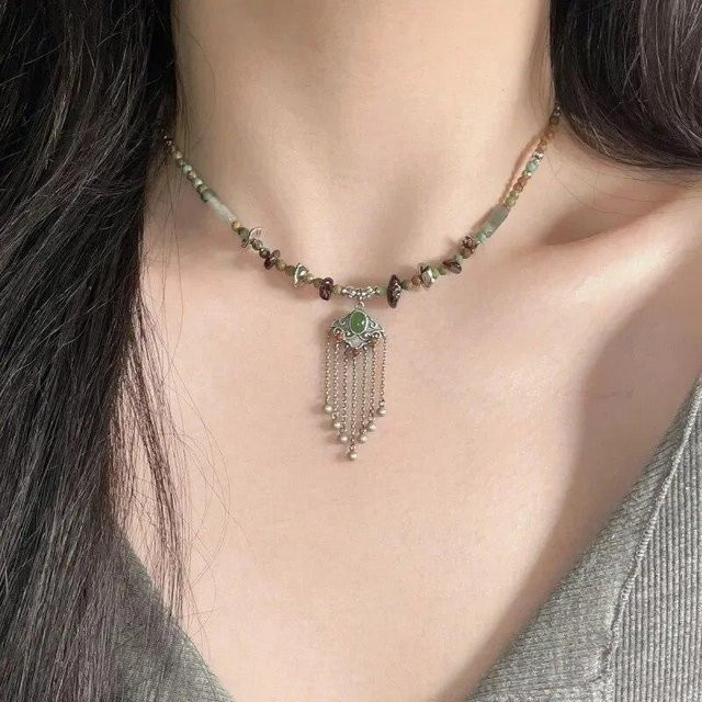 Halskette mit Peace-Lock-Anhänger und Ruyi-Quaste, Perlen, Damen, beige - Bild 1