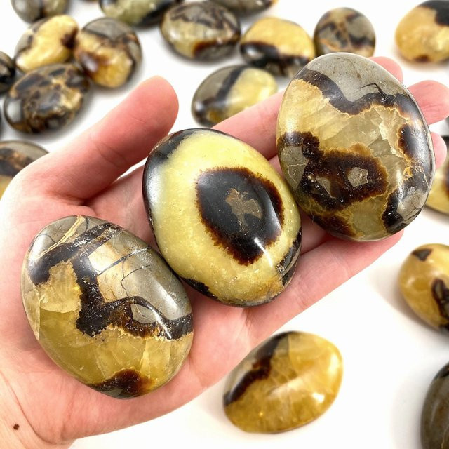 Natürlicher Septarian-Palmenstein in Mehrfarben, polierter ovaler Edelstein im Boho-Stil für Heimdekoration und DIY-Schmuck - Bild 1