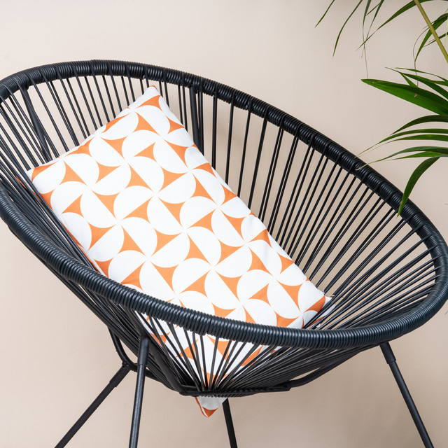 Rechteckiges Kissen von BLUME2000 mit grafischem Retro-Muster in Weiß und Orange aus Polyester - Bild 1