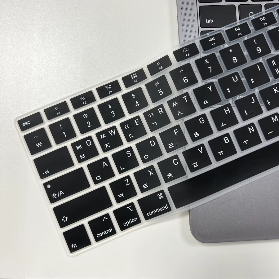 Silikon Tastaturschutz für Apple MacBook Air und Pro M1/M2/M3/M4 in Schwarz mit koreanischer Beschriftung für US-Layout - Bild 3