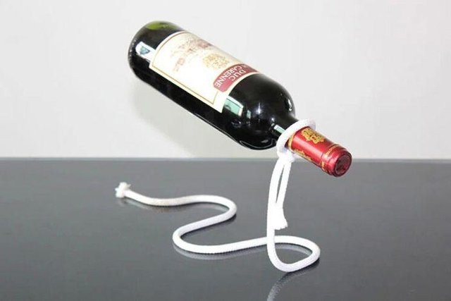 OUTAD® Flaschenhalter aus Edelstahl in Silber für Weinflaschen mit schwebendem Design - Bild 1