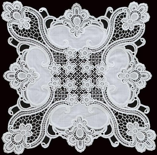 Tischset aus Baumwolle mit Stickerei im britischen Stil, Weiß, B/T: 30 x 30 cm - Bild 1