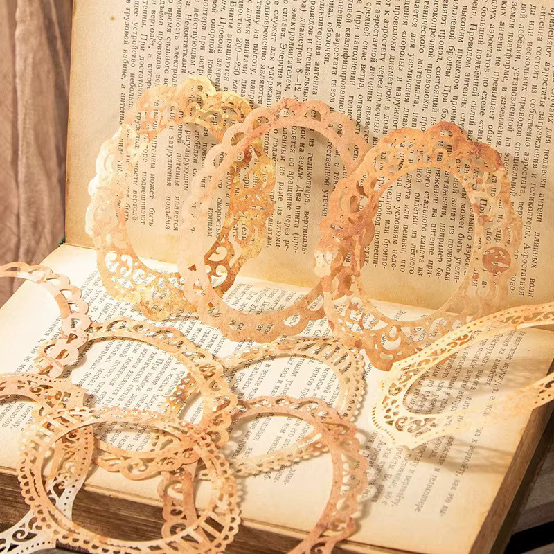 10 Blatt Vintage-Hohlrahmenpapier in Beige mit zarten Spitzenrahmen für Journal-Collagen und Bastelarbeiten - Bild 3