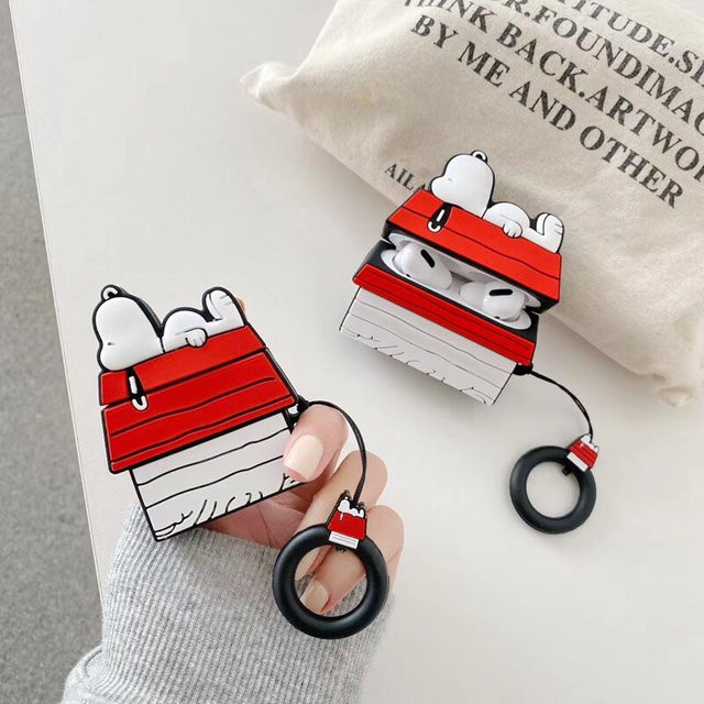 Snoopy Cartoon Schutzhülle für Apple AirPods (Pro, 2, 3, 1) mit Anhänger in Weiß - Bild 1