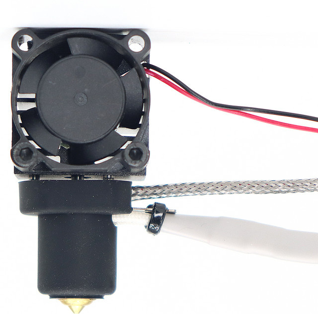 QIDI TECH Hotend mit 0,4 mm Düse aus Messing, Kupfer und Hartstahl für X PLUS 3, X MAX 3 und X SMART 3 3D-Drucker in Schwarz - Bild 1