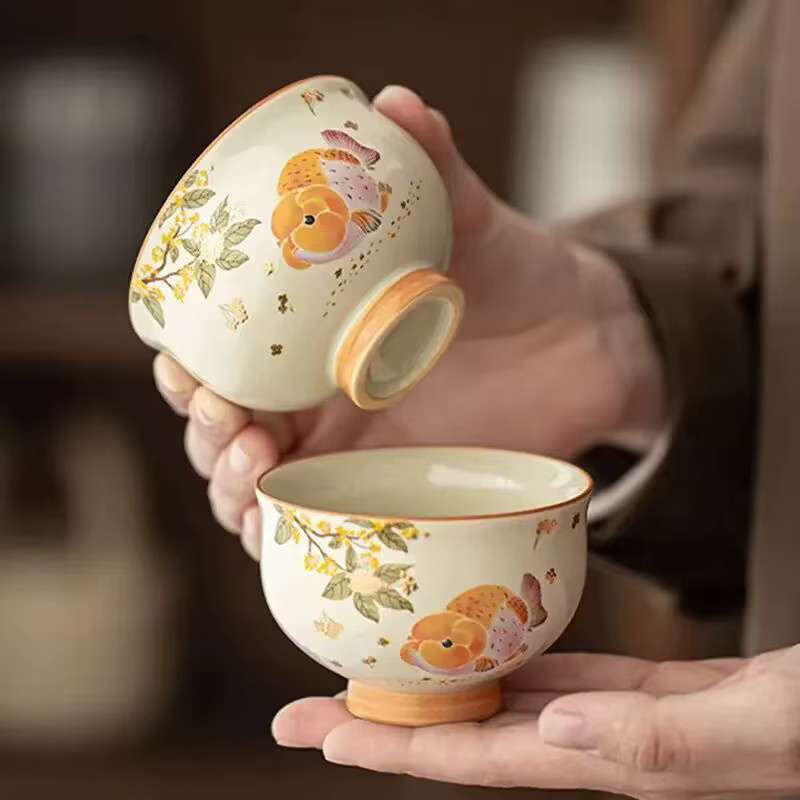 Keramische Teetasse mit Goldfisch-Design in Mehrfarben für Teezeremonien - Bild 2