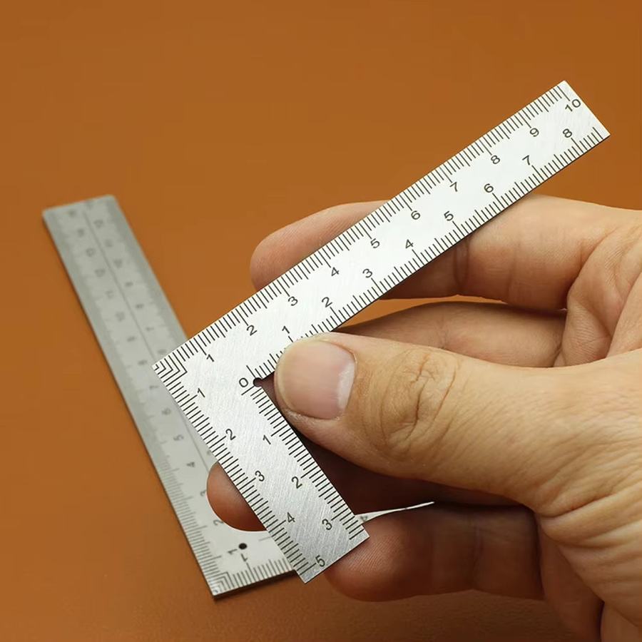 Mini-Rahmenlineal L-Quadrat aus Edelstahl in Silber als präzises rechtwinkliges Messwerkzeug für Layout-Aufgaben - Bild 2