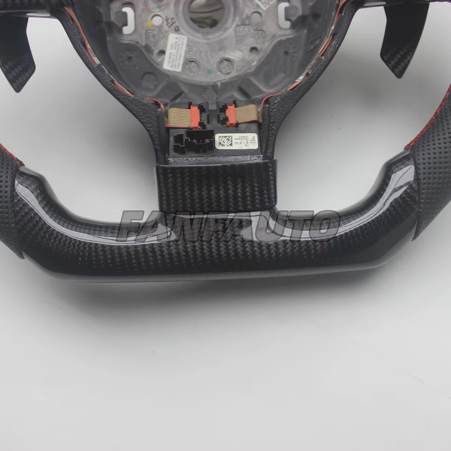 Carbon Lenkrad mit Schaltwippen für Volkswagen Golf 5 Mk5 GTI, Jetta, Bora, R36, R32, EOS und Passat B6 in Schwarz - Bild 5