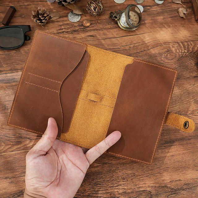 AIGUONIU Vintage-Reisetagebuch aus echtem Vollnarbenleder in Braun, liniertes Notizbuch mit Flexcover, B/T/H: 16 x 11,5 x 2 cm - Bild 1