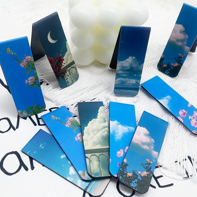 5 Stück Magnetische Lesezeichen mit Wolken-Design in Blau für Schule und Büro - Bild 1