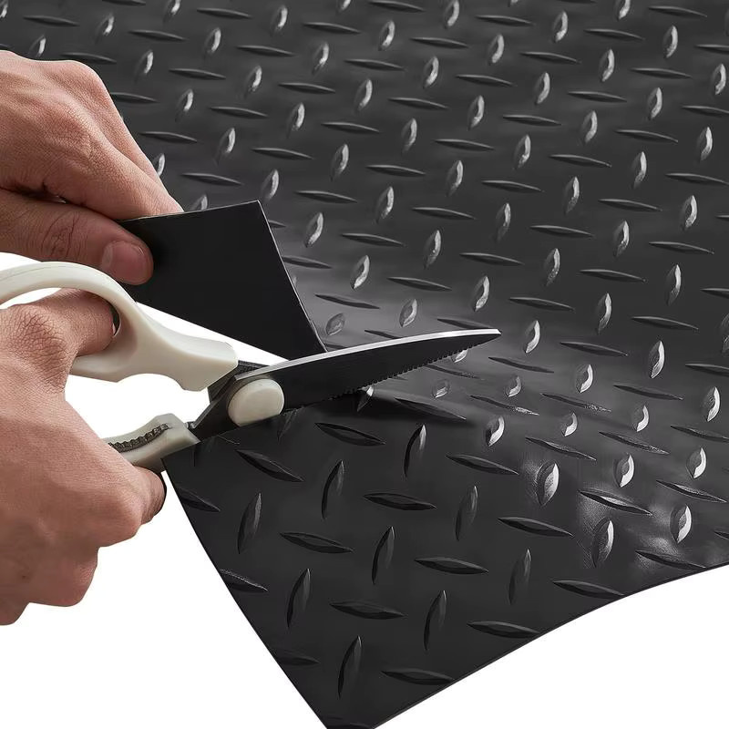 Rutschfeste Garagenbodenmatte aus PVC mit Diamantstruktur in Schwarz, B: 121,92 cm, L: 304,8 cm, Dicke: 2,2 mm - Bild 2