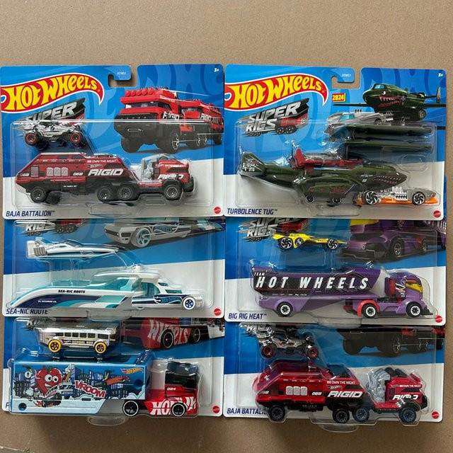 Hot Wheels Optimus Prime Authentic Super Rig Flatbed Transport Truck, Druckgussfahrzeug, ab 3 Jahren - Bild 1