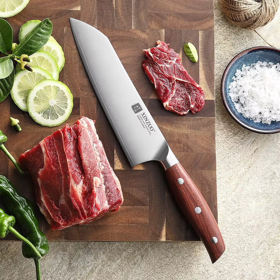 XINZUO Santoku-Messer aus Edelstahl mit 3-Schicht-Verbundstahl und rotem Holzgriff, 18,29 cm - Bild 4