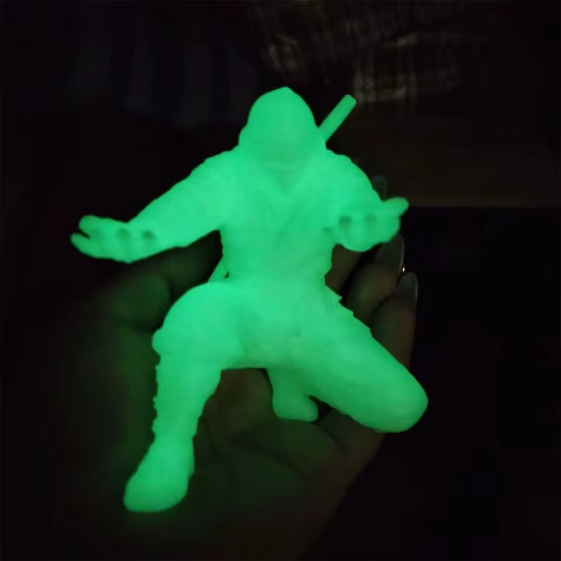 Leuchtender Ninja-Stifthalter in Blau als kreativer 3D-gedruckter Schreibtisch-Organizer für die Schule - Bild 2