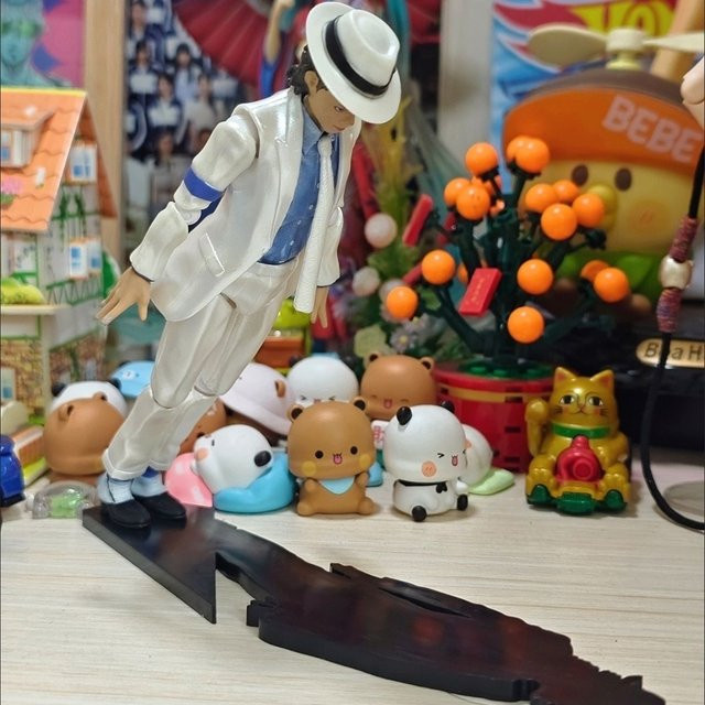 Bandai Michael Jackson Actionfigur, Smooth Criminal Moonwalk, 14cm - Bild 1