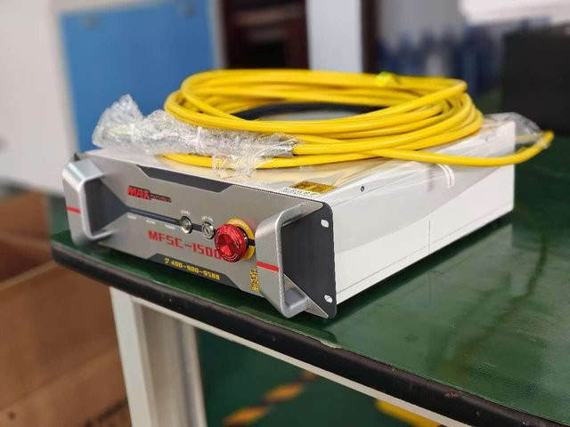 BAIKEOPTO MFSC-1500X Laserquellenmodul für Faserlaserschneidemaschinen mit 1500W in Silber - Bild 1