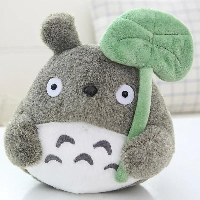 Yiran Health & Beauty Totoro Plüschpuppe, Lotusblatt, 22 cm, ab 14 Jahren - Bild 1