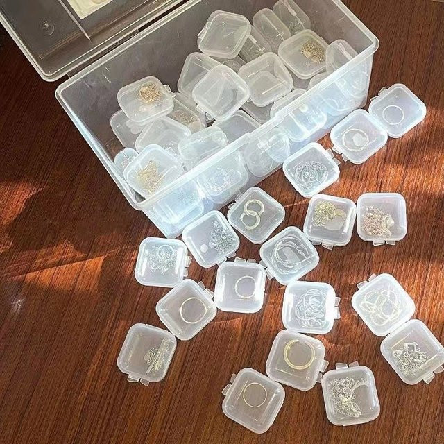 Transparente Kunststoff-Schmuckbox zur Aufbewahrung von Perlen, Ohrringen und Bastelzubehör - Bild 1