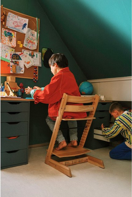 Stokke Tripp Trapp Treppenhochstuhl aus Buchenholz in Braun mit höhen- und tiefenverstellbarer Sitz- und Fußplatte - Bild 1