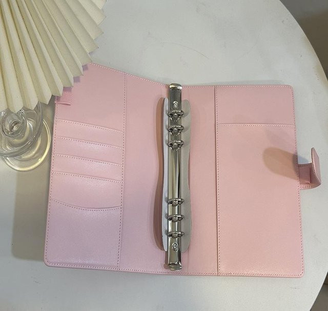 Macaron DIY Binder aus PU Leder für A6 und A5 Fotokarten Sammelbuch und Planer in Rosa - Bild 1