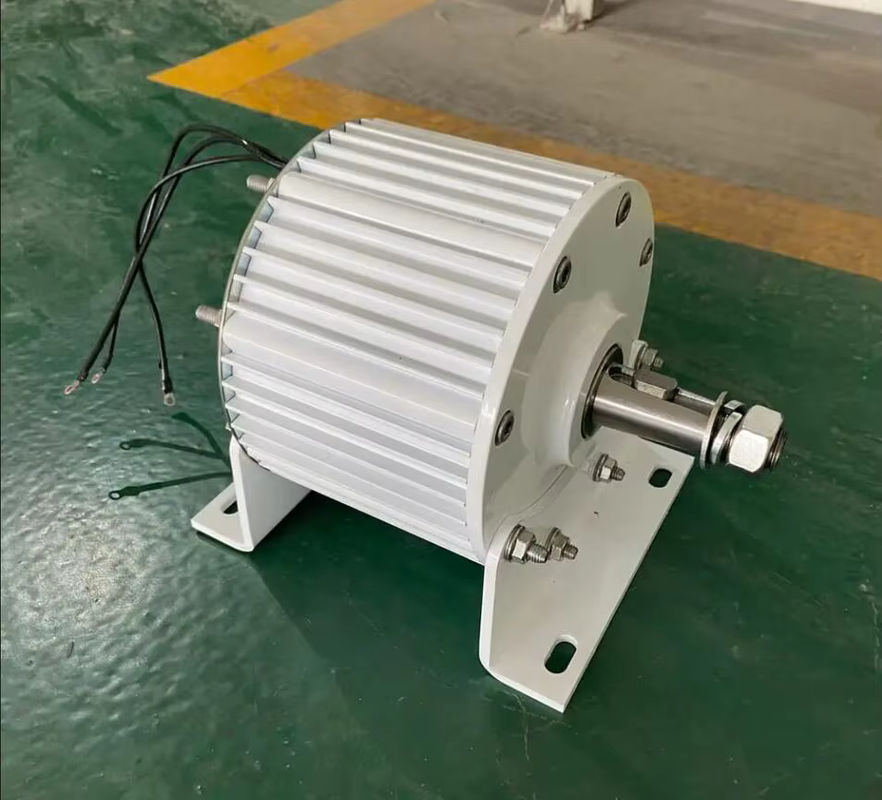 Rewindagic Getriebeloser Permanentmagnetgenerator für Windkraftanlagen in Weiß, 1000W-10KW, 12V-380V - Bild 2