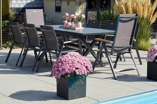 Hartman Xanadu Aruba Garten-Essgruppe aus Aluminium und Teak mit Glaskeramik-Tisch, Farbe Xerix/Natur, inkl. 6 Dining Sessel und 2 Klappstühlen, Tisch erweiterbar, B/T/H: 160 x 100 cm bis 220 x 100 cm - Bild 1