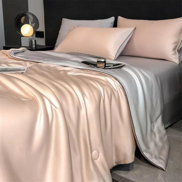 Sommerdecke aus 100 % Lyocell-Seide in Beige, eiskühlende und weiche Bettdecke, B/B: 180 x 220 cm - Bild 1