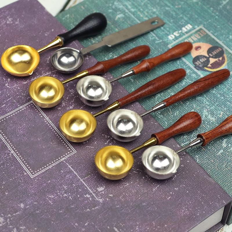 Retro Siegelwachslöffel mit Holzgriff in Braun aus Metall und Holz für DIY Basteldekorationen - Bild 2