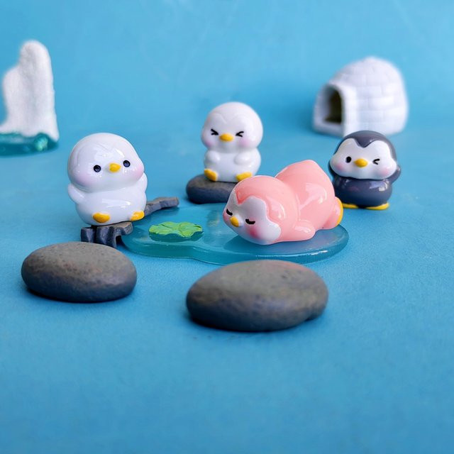 MOVING FOREST Pinguin Miniaturfiguren aus Kunstharz in Rosa und Pink, 4 Stück für Bonsai und Feengarten-Dekoration - Bild 1