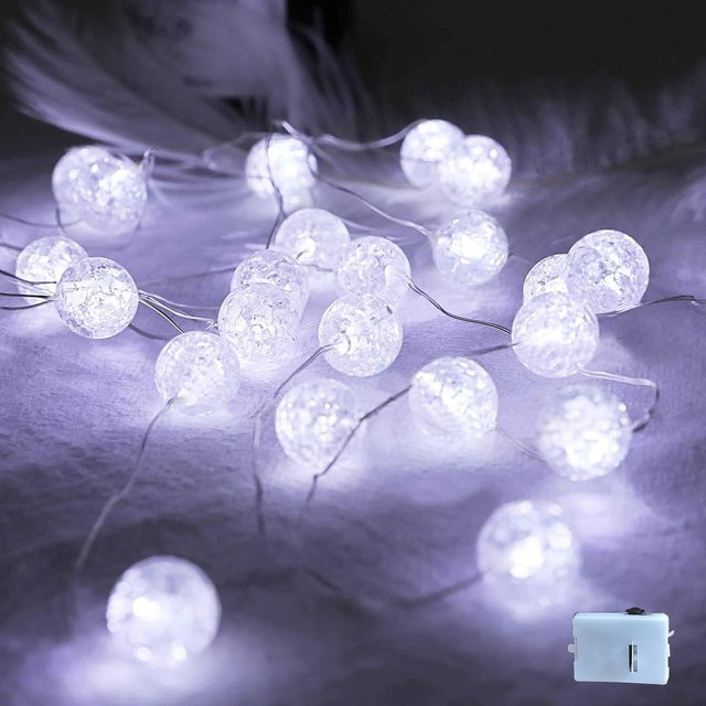Batteriebetriebene LED-Lichterkette in Weiß mit Kugellampen für Weihnachten, Hochzeit und Party - Bild 1