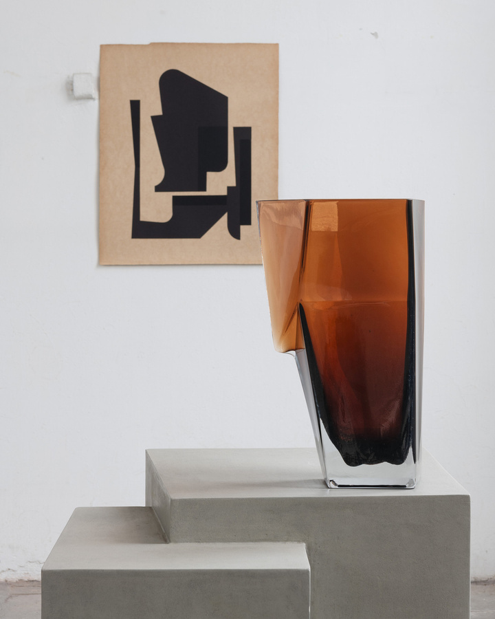 Serax Dunk 8 Vase aus Glas in Braun für Schnittblumen - Bild 2