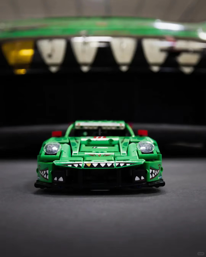 MOC Grünes Dinosaurier-Auto-Modell aus Kunststoff für die Tischdekoration - Bild 3