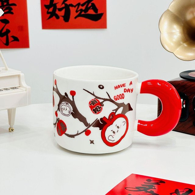 Personalisierte Keramiktasse von Yiran Furniture mit Deckel und Löffel, Weiß, 480 ml - Bild 1