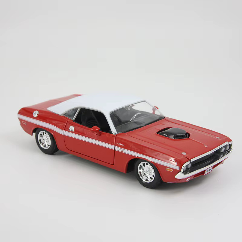 Maisto Dodge Challenger R/T Coupé 1970, Legierungsautomodell, 1:24, Rot - Bild 2
