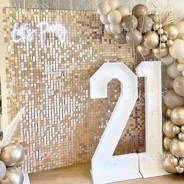MicroPlush Pailletten-Paneele in Matt Beige Gold mit Champagner-Glanz für Wanddekoration bei Hochzeiten, Geburtstagen und Partys - Bild 1