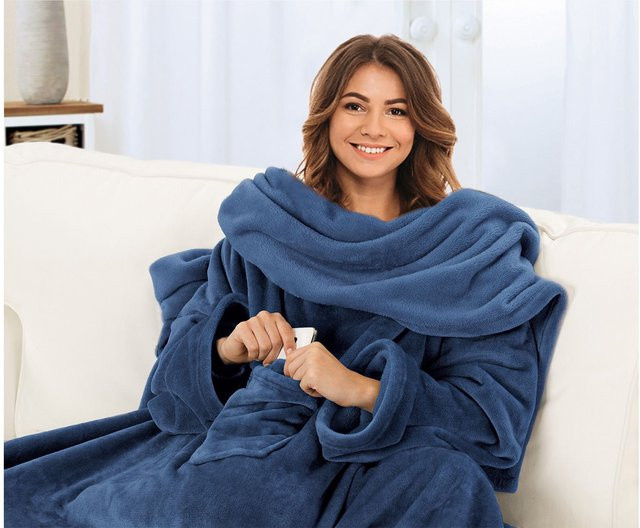 GÖZZE Kuscheldecke mit Ärmeln und Handytasche in Blau, B/T/H: 150 x 240 cm - Bild 1