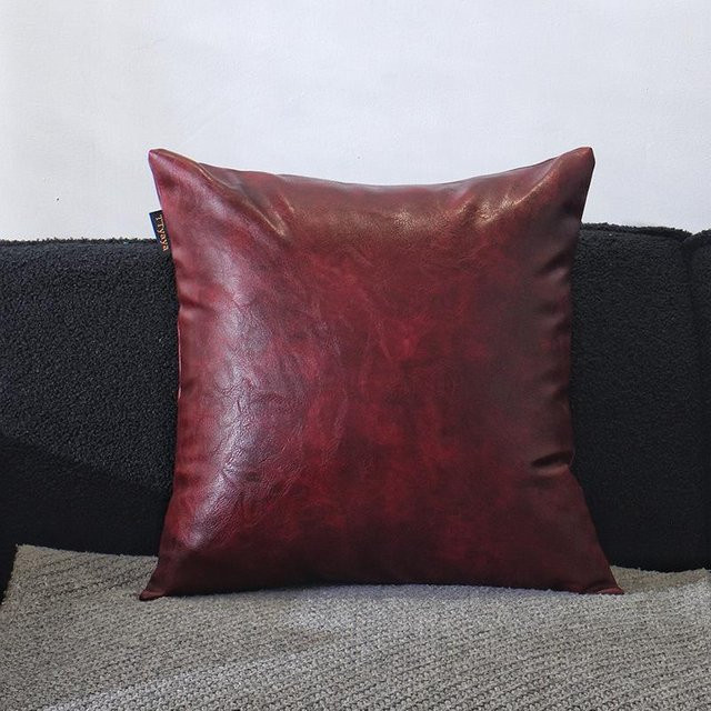 HomeHarmony Vintage Kissen aus weichem PU-Rindsleder in Weinrot mit abnehmbarem Bezug, B/B: 45 x 45 cm - Bild 1