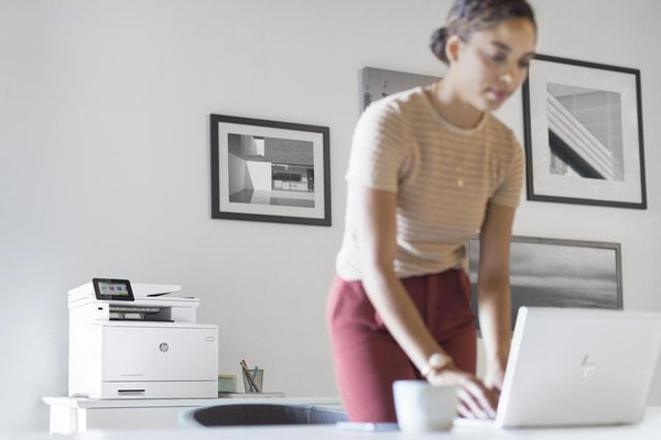 HP Color LaserJet Pro M479fdw Multifunktions-Laserdrucker in Weiß mit WLAN, Ethernet und USB 2.0