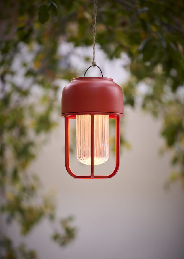 HOUE Light No 1 Akku und Solarleuchte LED Tischleuchte in Rot - Bild 4