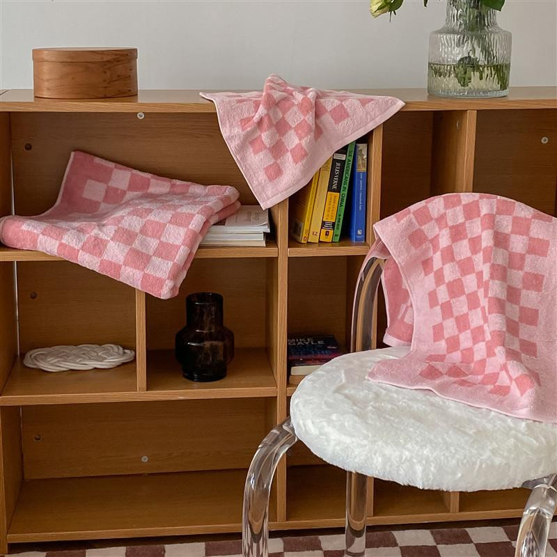 Yiran Furniture Retro Schachbrett Handtuch aus Baumwolle mit Karomuster, B/B: 35 x 35 cm - Bild 2