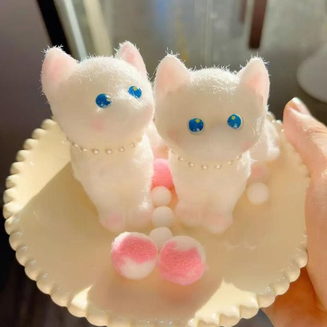 Weiße blauäugige Perserkatze, Squishy Flauschig, Stressabbau-Spielzeug, ab 14 Jahren - Bild 1