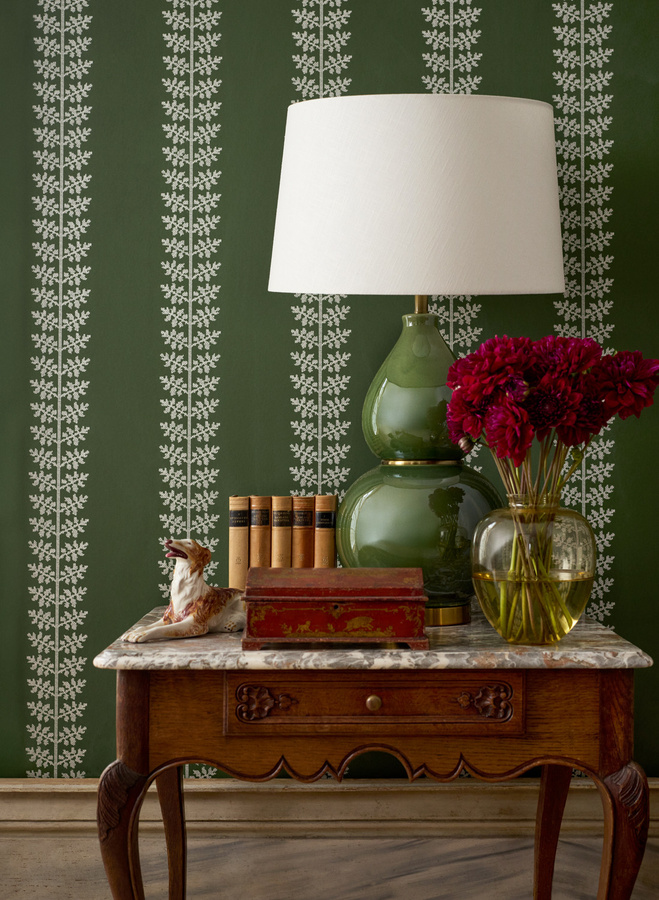 Thibaut Tapete Amble in Olive mit botanischem Floral-Design aus Vlies - Bild 1